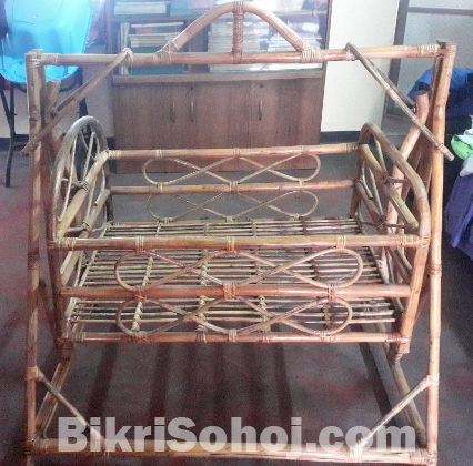 বেতের দোলনা